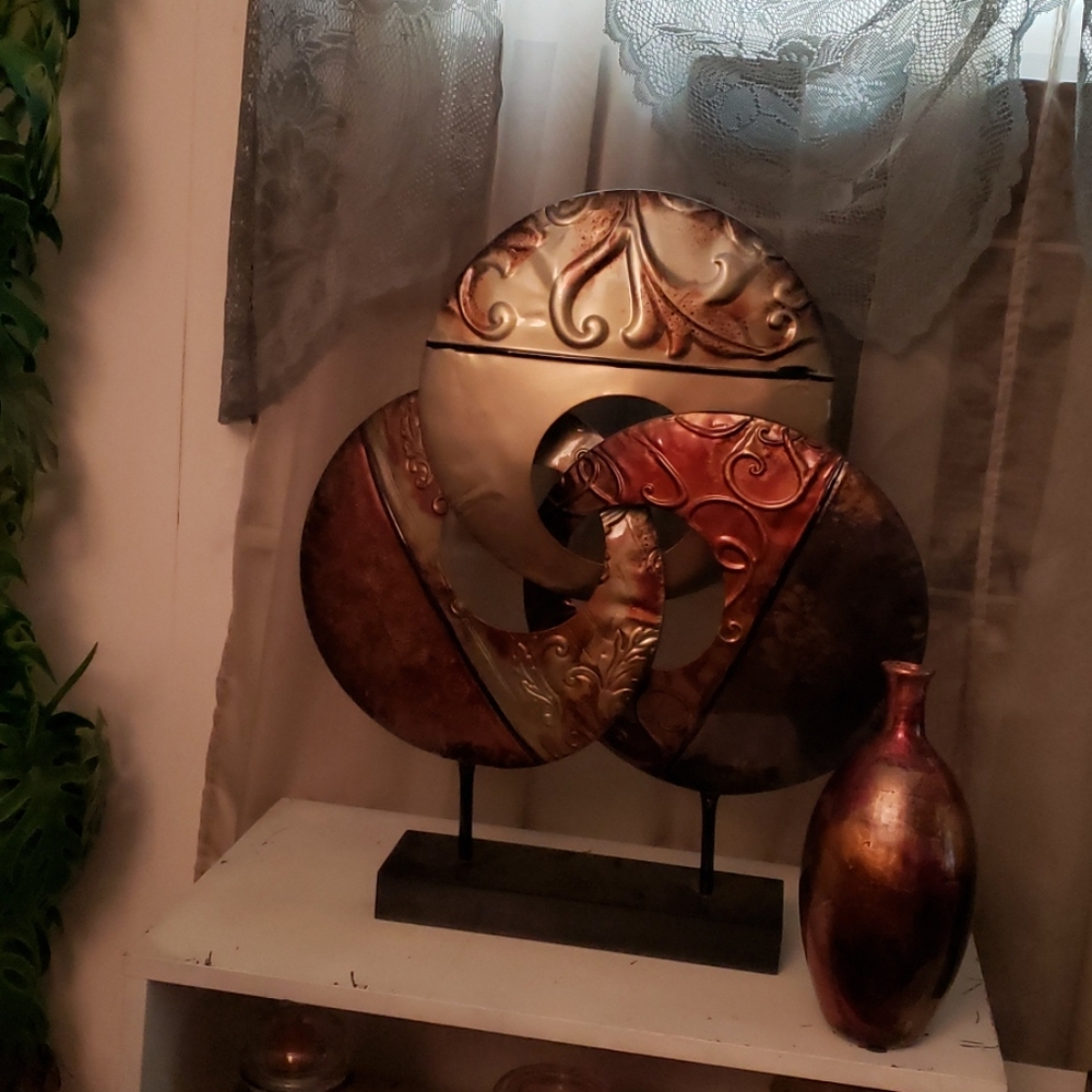 Art work / small vase